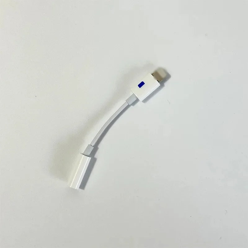 Apple Headset Adapter Cable 3.5 to Lightning Mobile Phone Adapter Head Mic Sound Card Conversion Line Car Accessories Anti-slip